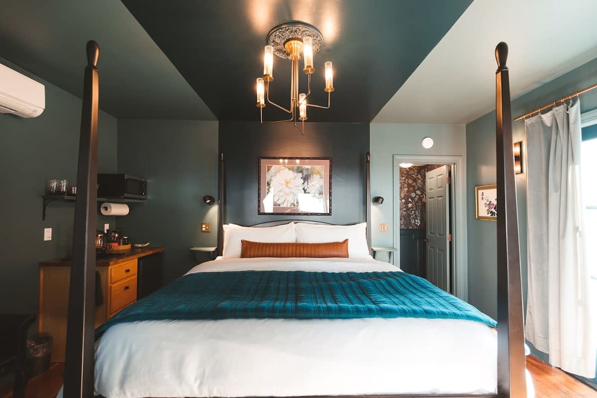 Moody Ashland Escape: Luxe Suite, Copper Tub — Ashland, OR — vacation rental
