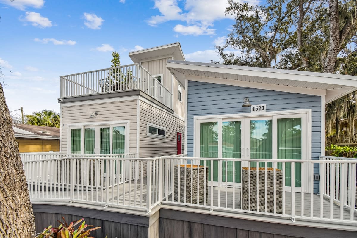 Surf Shack Tiny Home on Pinellas Trail w/ Heated Pool! Walk or Bike to Downtown Dunedin! — Dunedin Tiny Houses, FL — vacation rental
