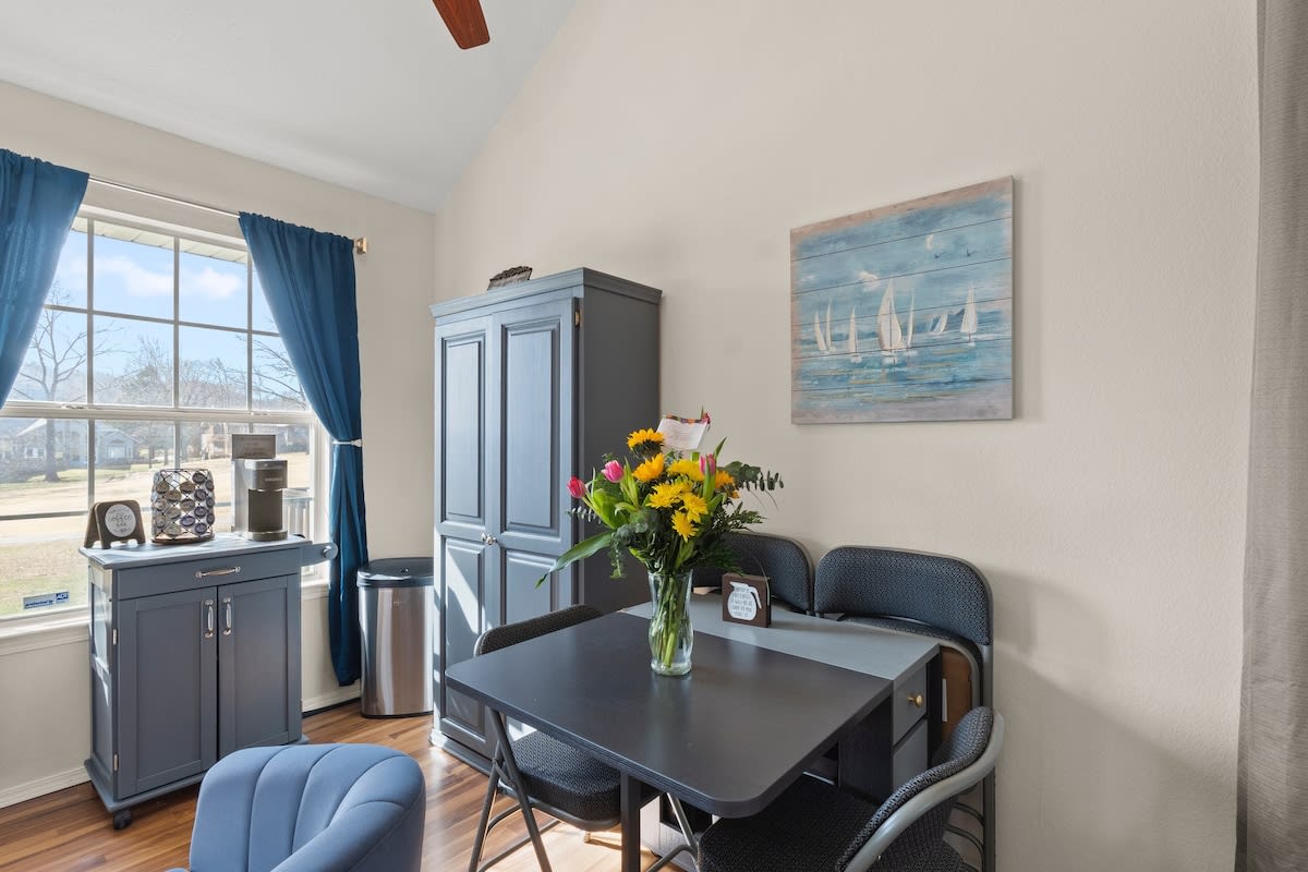 portable dining room table