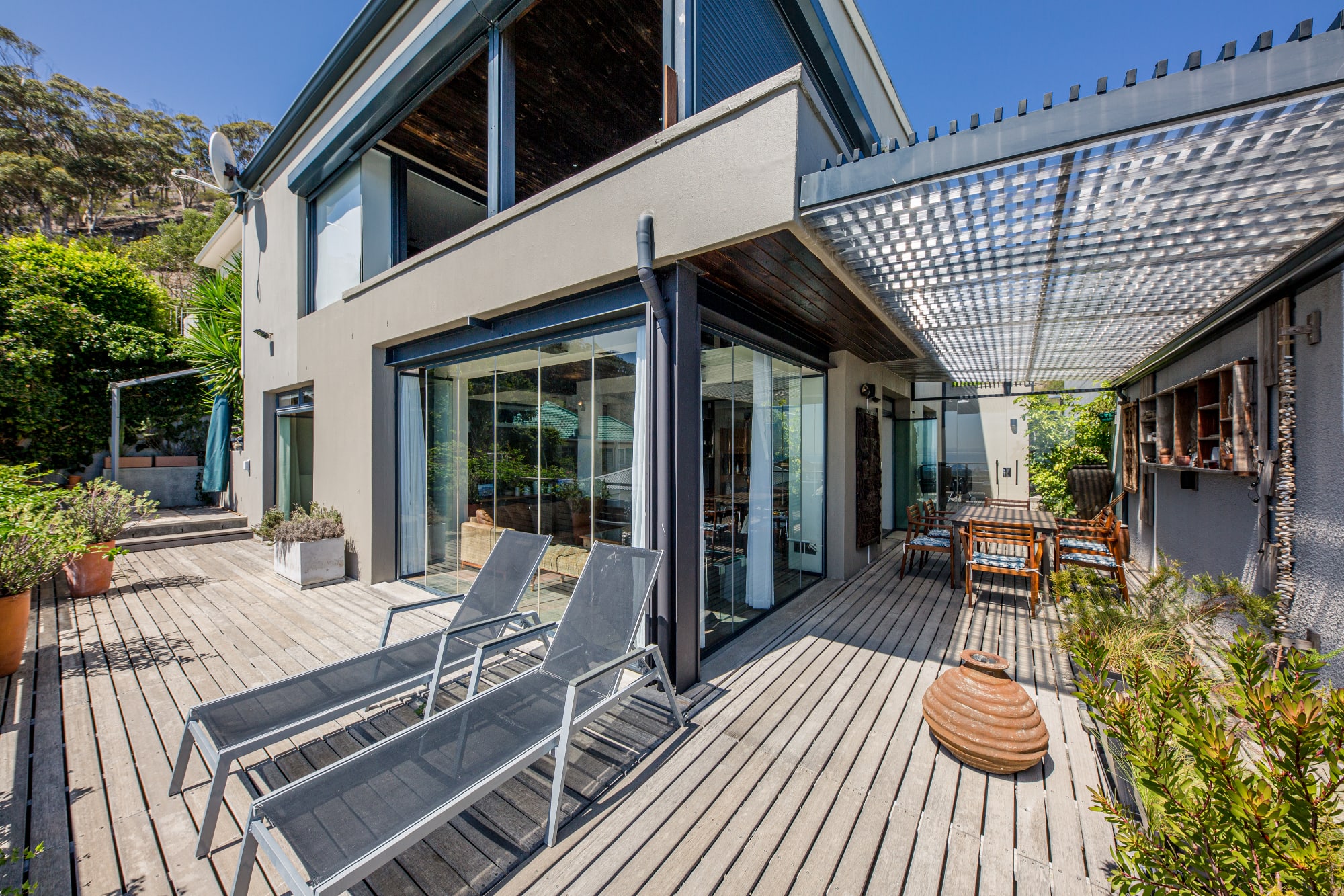 Beautiful Apartment w Deck and Stunning Views Rhine Stone 6