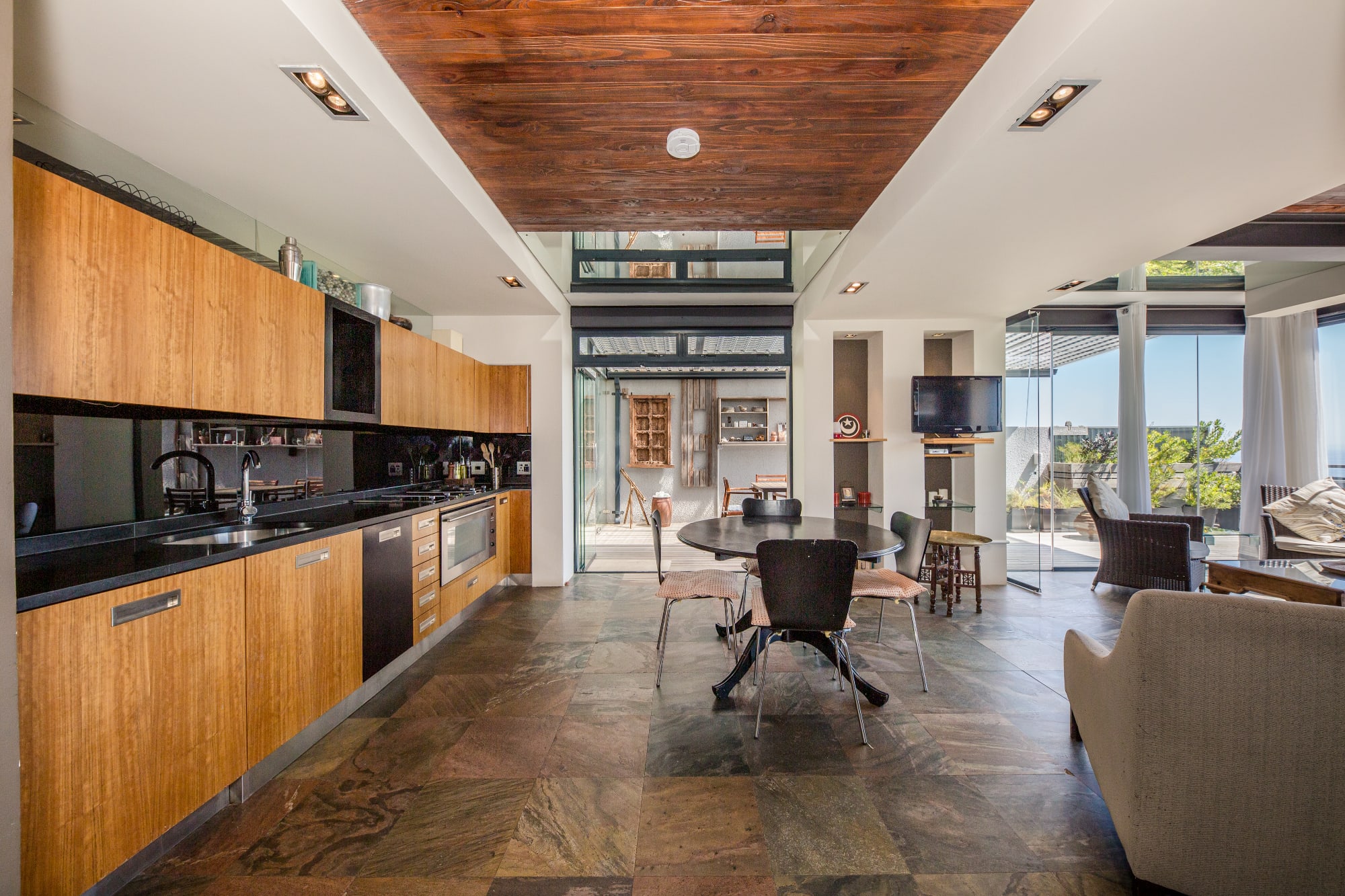 Beautiful Apartment w Deck and Stunning Views Rhine Stone 7