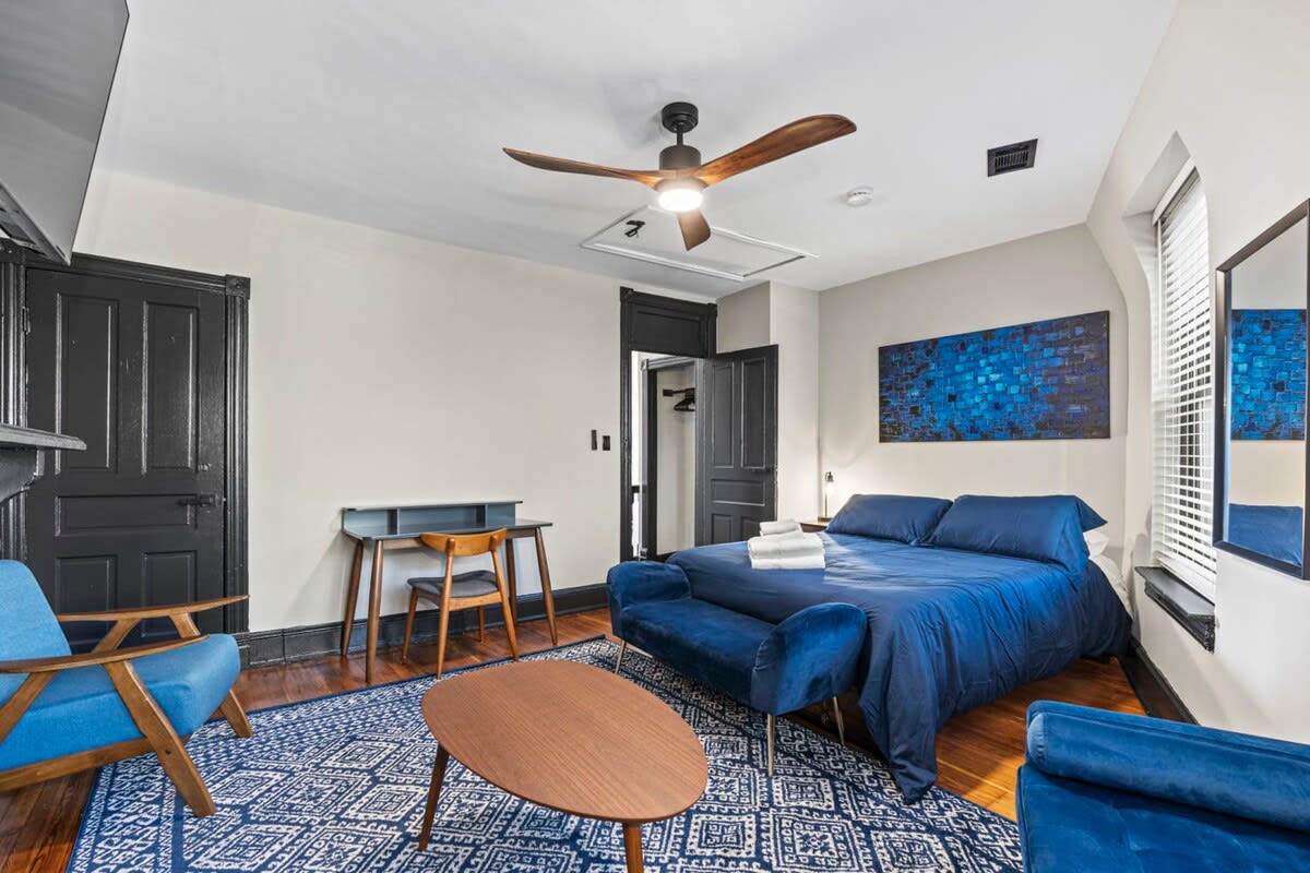 Luxury 5BR DC Townhome + Private Outdoor Patio