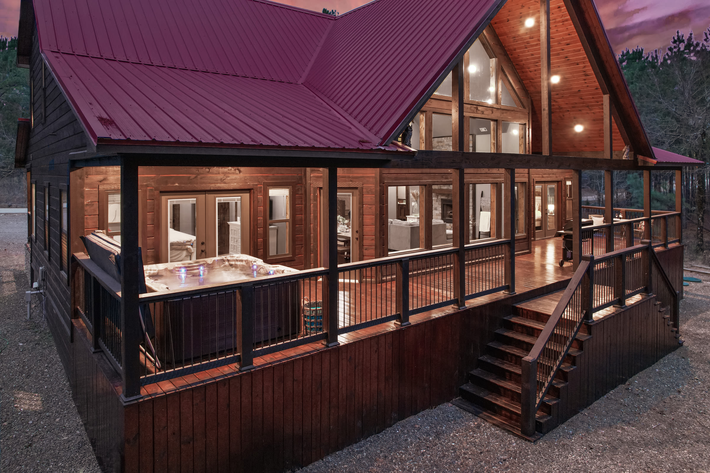 Sundance Lodge! Secluded! Hot Tub-Firepit-Playset!