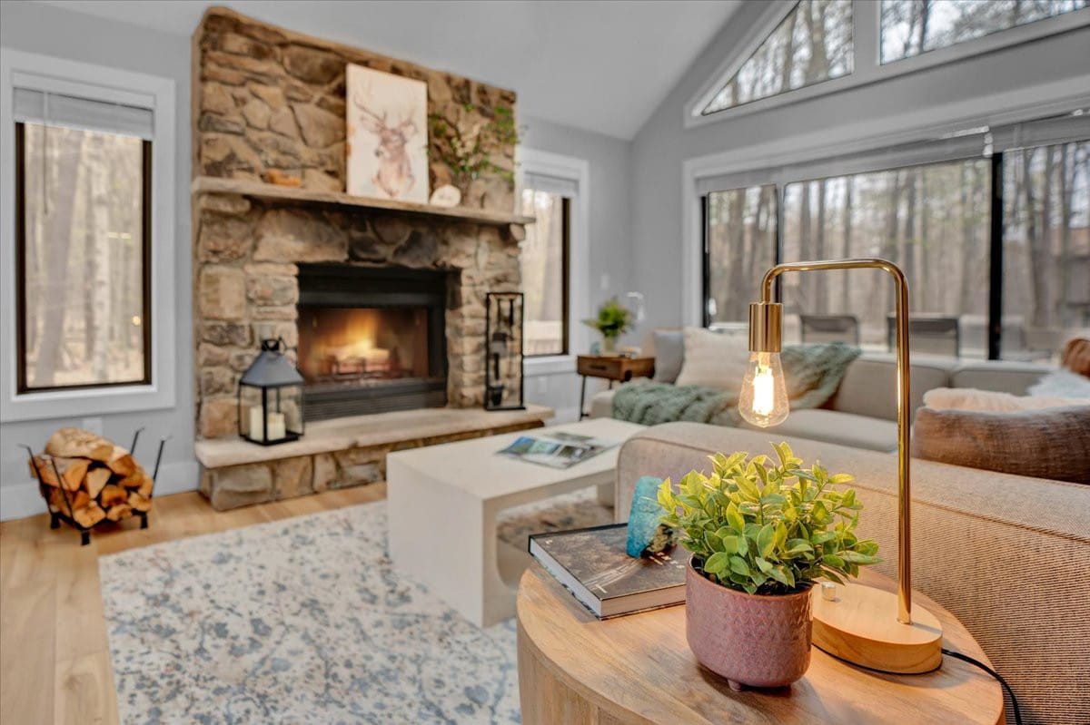 Evergreen Lodge | Hot Tub | Wi-Fi | Fireplace