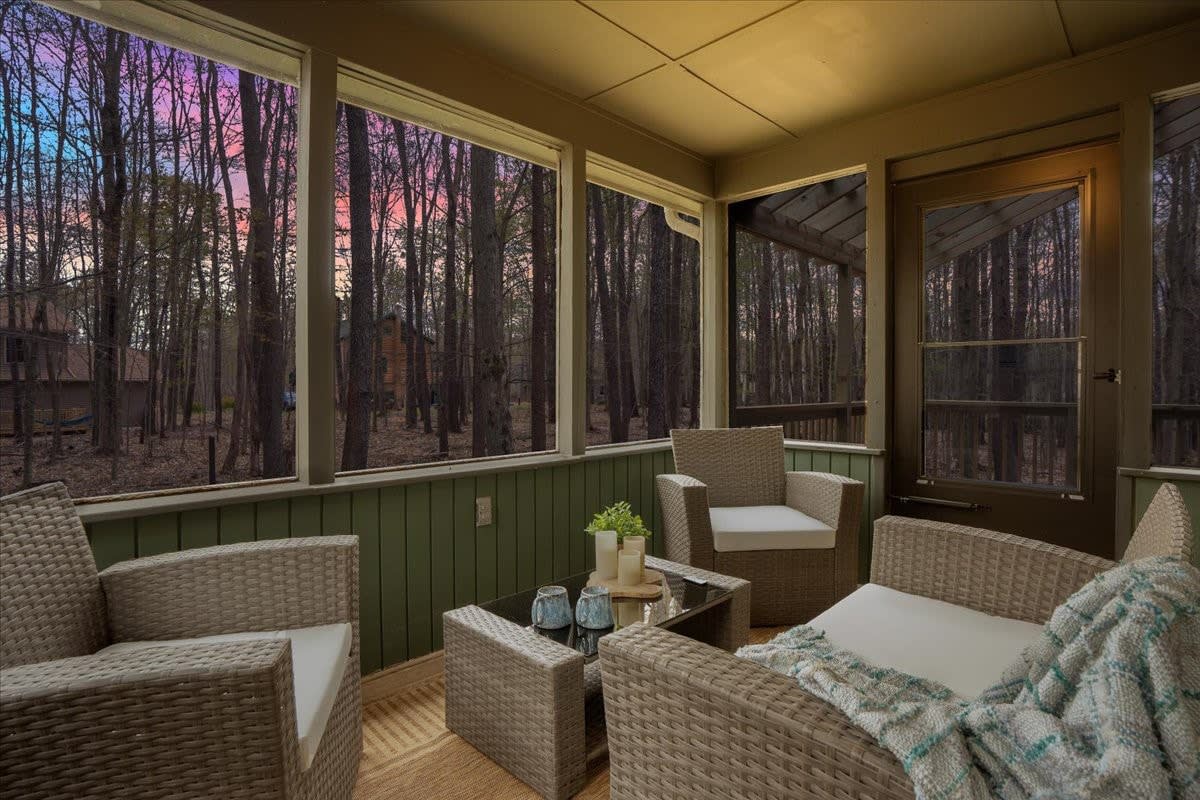 Evergreen Lodge | Hot Tub | Wi-Fi | Fireplace