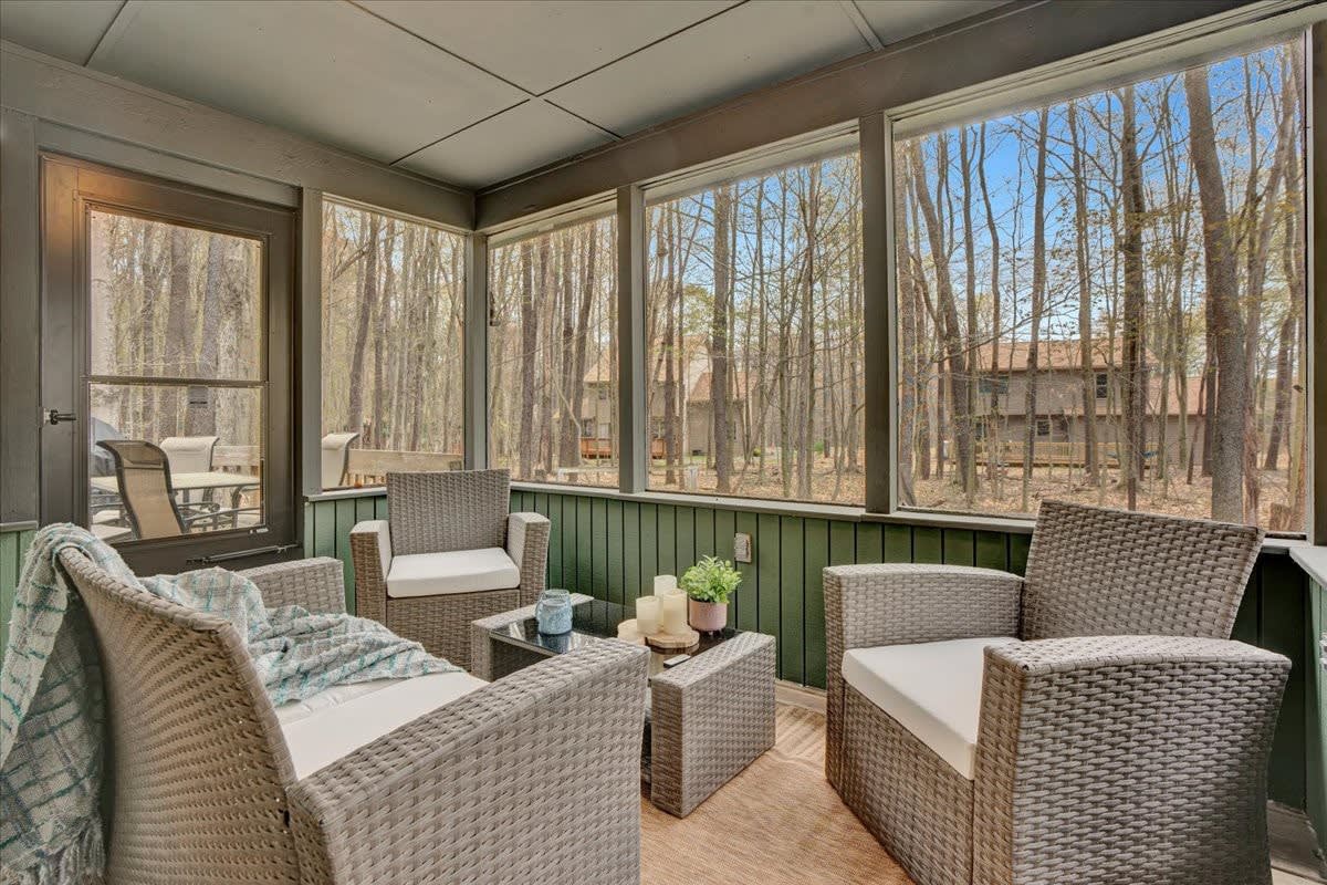 Evergreen Lodge | Hot Tub | Wi-Fi | Fireplace