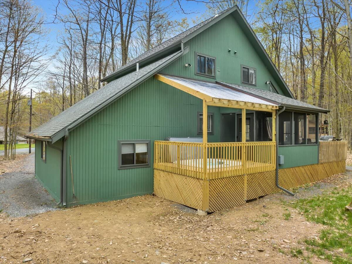 Evergreen Lodge | Hot Tub | Wi-Fi | Fireplace