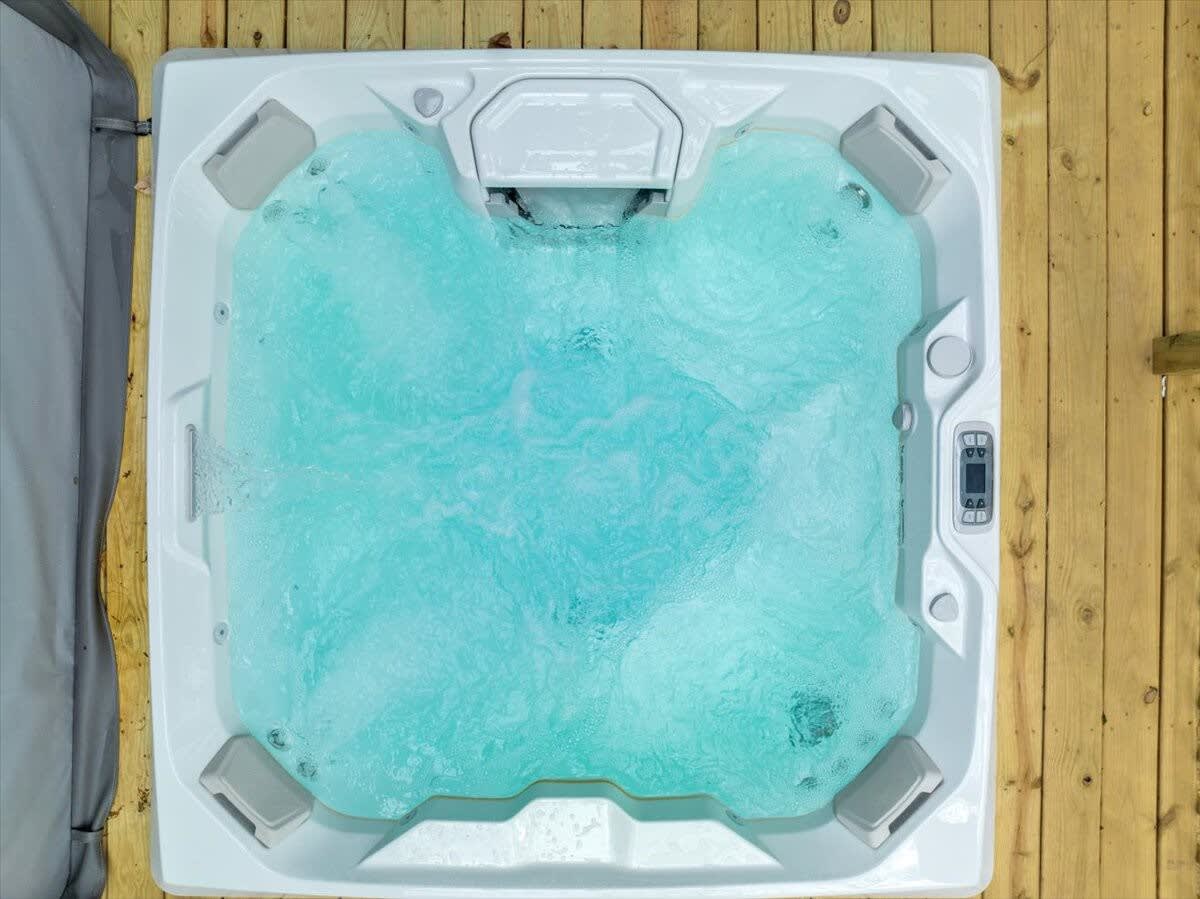 Evergreen Lodge | Hot Tub | Wi-Fi | Fireplace