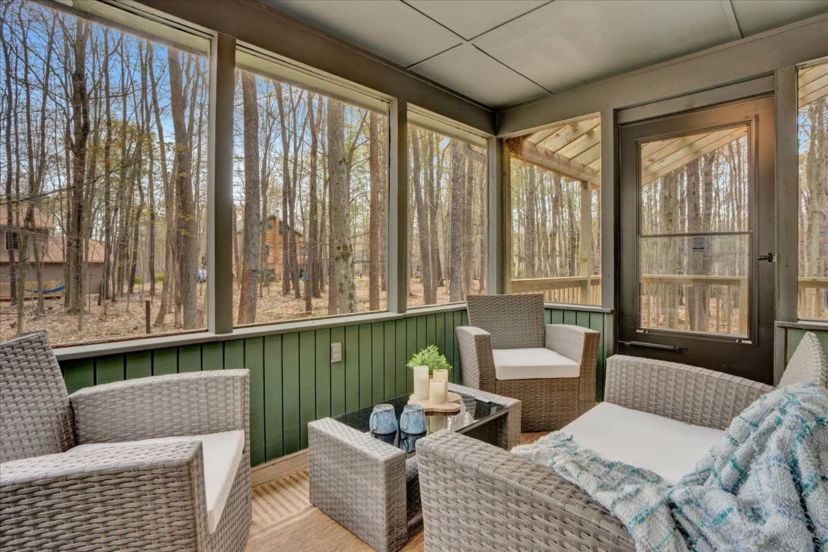 Evergreen Lodge | Hot Tub | Wi-Fi | Fireplace
