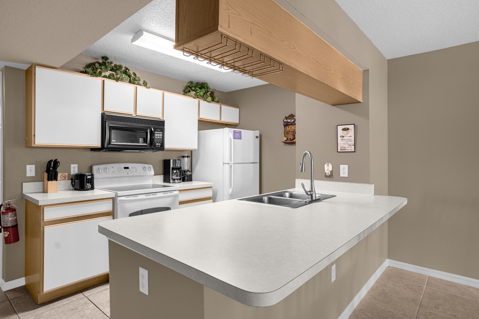 Prepare Delicious Meals In This Well-Equipped And Modern Kitchen