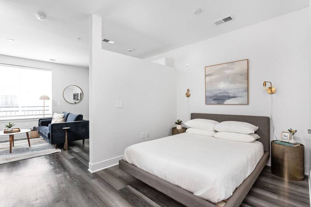 Modern Studio Cozysuites Downtown - Indianapolis, IN