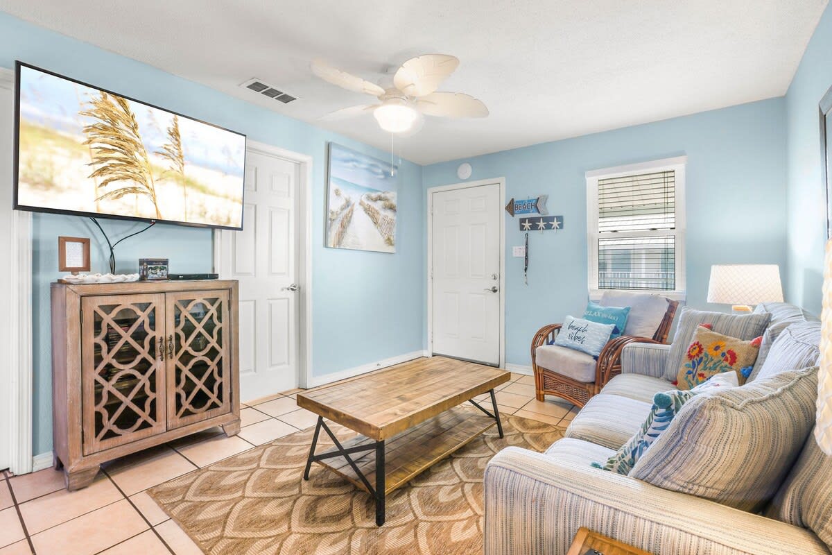 Sunrise Village 215- 2BR, 1BA, gulf front, sleep 6 — Gulf Shores, AL — vacation rental
