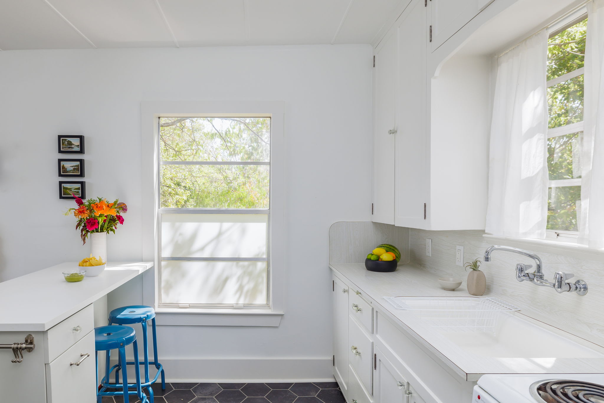 4br, Free Parking, Walk to Food | Pastel Home