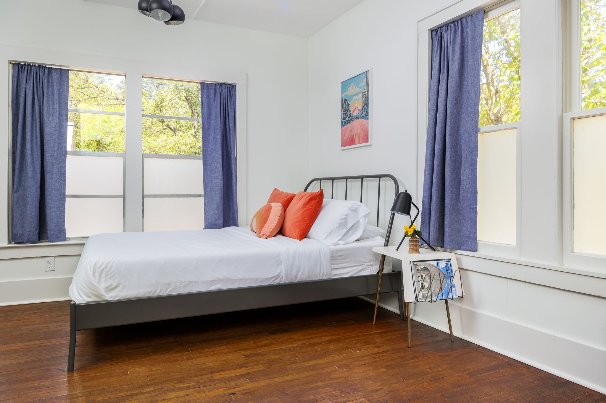 4br, Free Parking, Walk to Food | Pastel Home