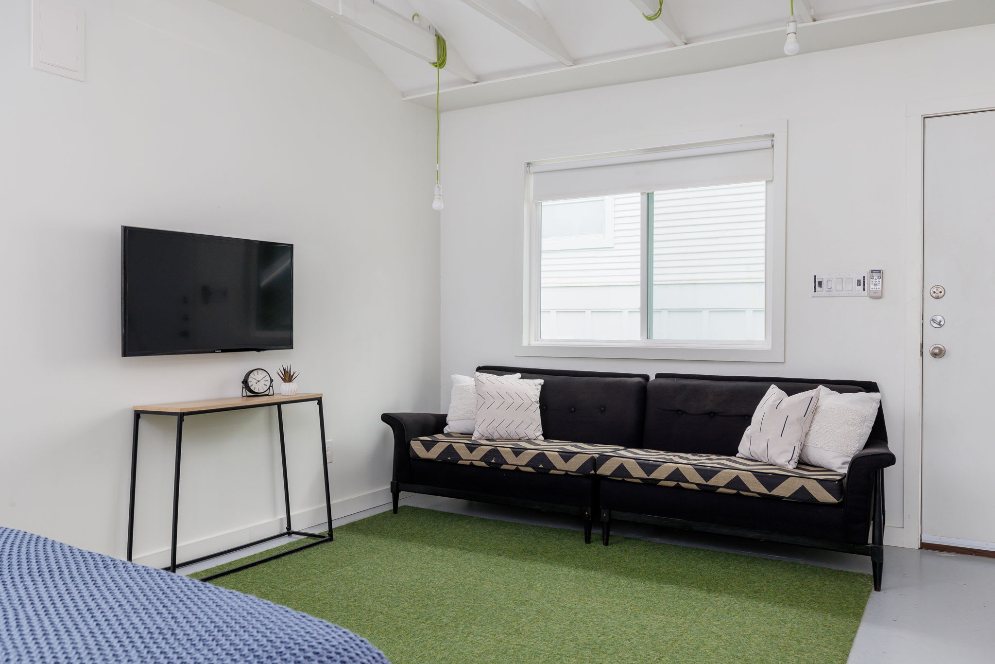 4br, Free Parking, Walk to Food | Pastel Home