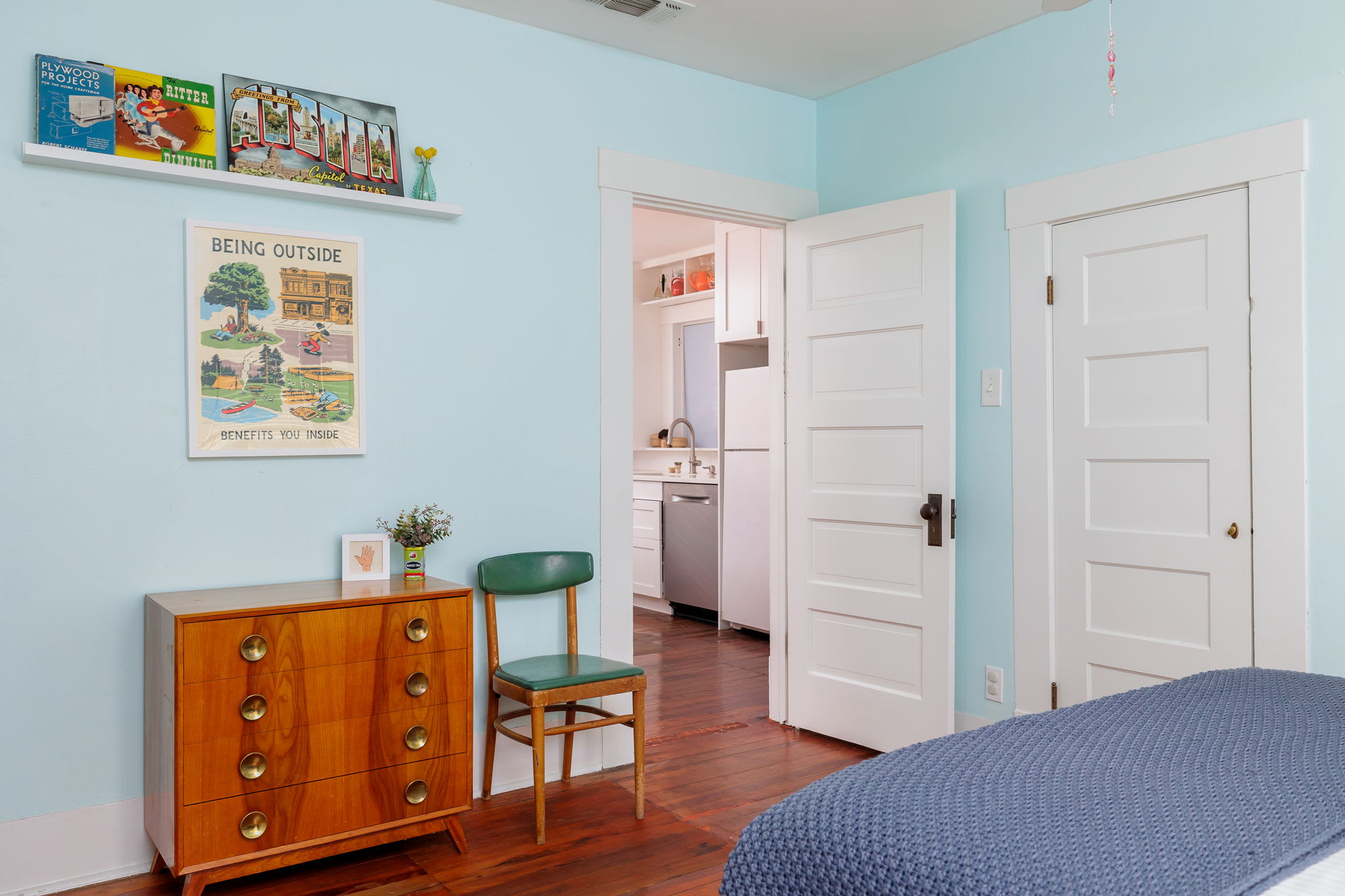 4br, Free Parking, Walk to Food | Pastel Home