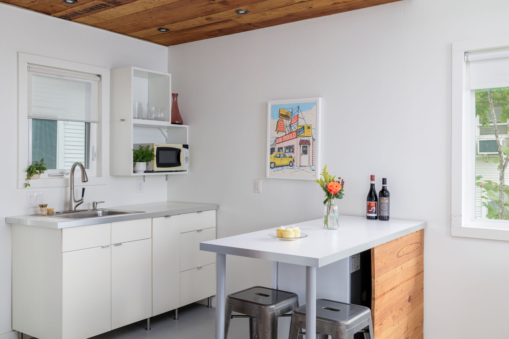 4br, Free Parking, Walk to Food | Pastel Home