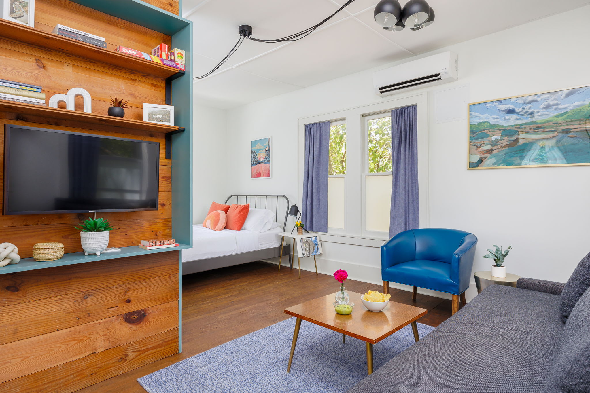 4br, Free Parking, Walk to Food | Pastel Home
