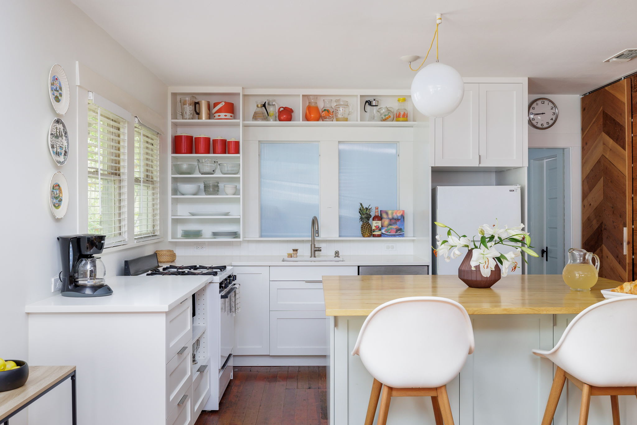 4br, Free Parking, Walk to Food | Pastel Home