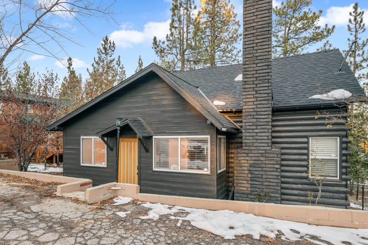 Newly Renovated Cabin! | 6 Beds | Fenced Backyard — Big Bear Lake, CA — vacation rental