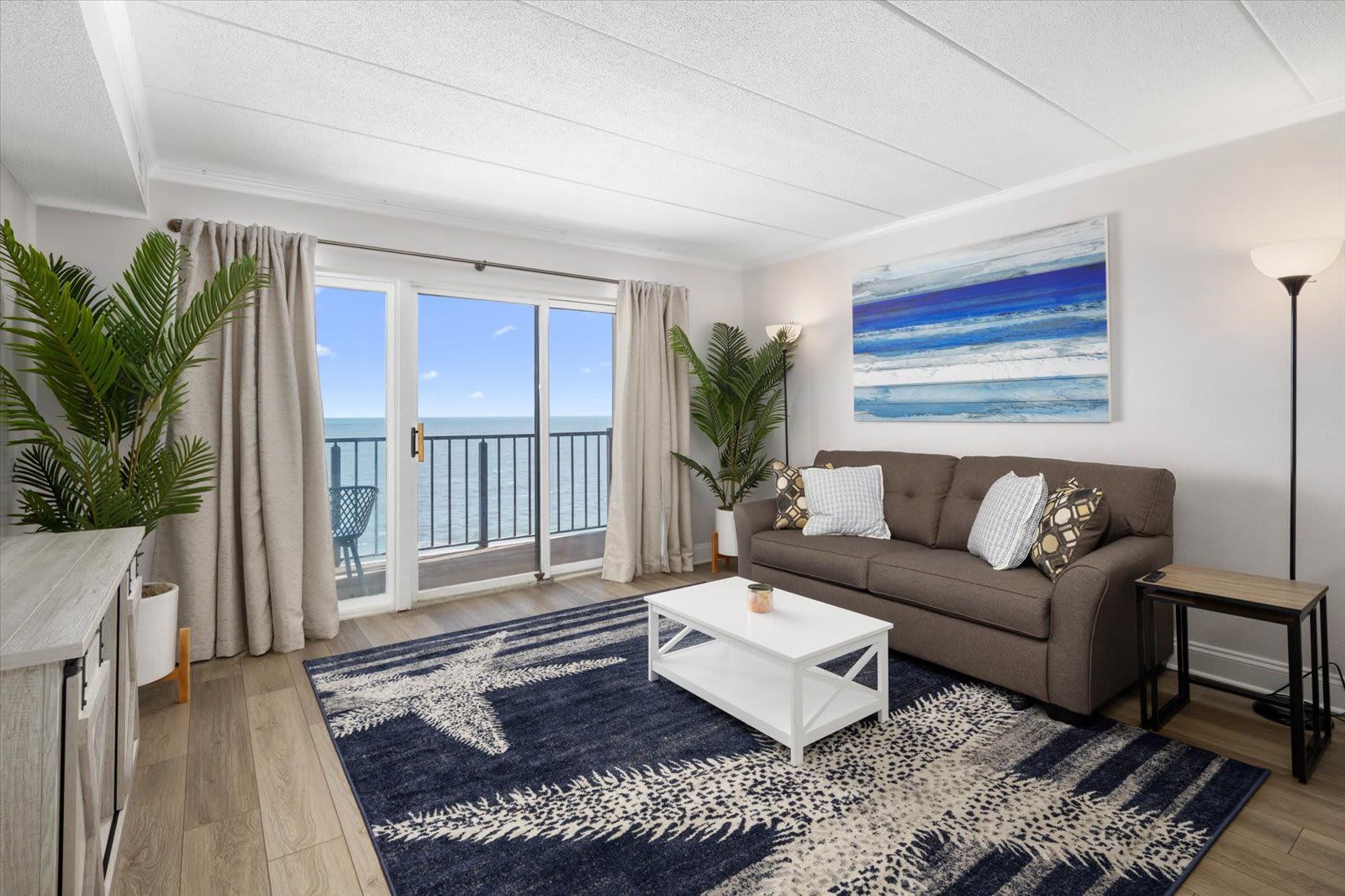Direct Oceanfront Condo with Great Views and Pool | Photo 3