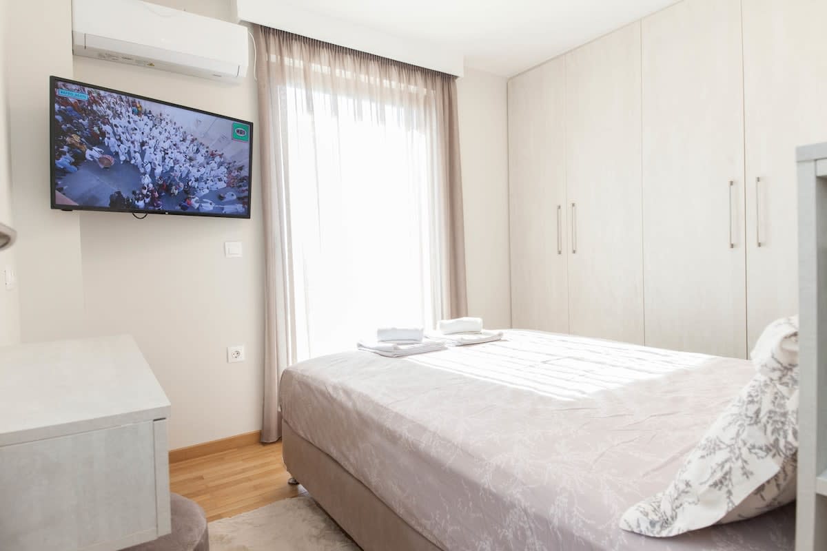 Marousi Modern Green Oasis Apt w Amazing Balcony in Athens — photo 2