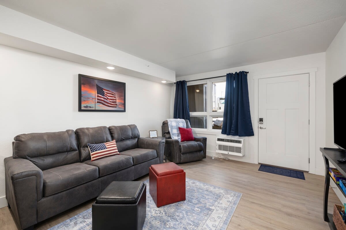 106-Walk to Downtown & Landing | Pools + No Stairs