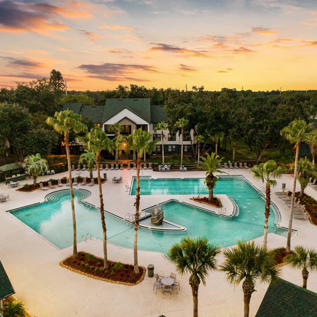 Long Term Stays Allowed! Budget Friendly & Pool!