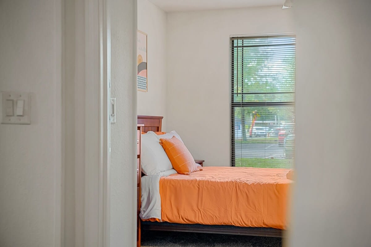 Long Term Stays Allowed! Budget Friendly & Pool!