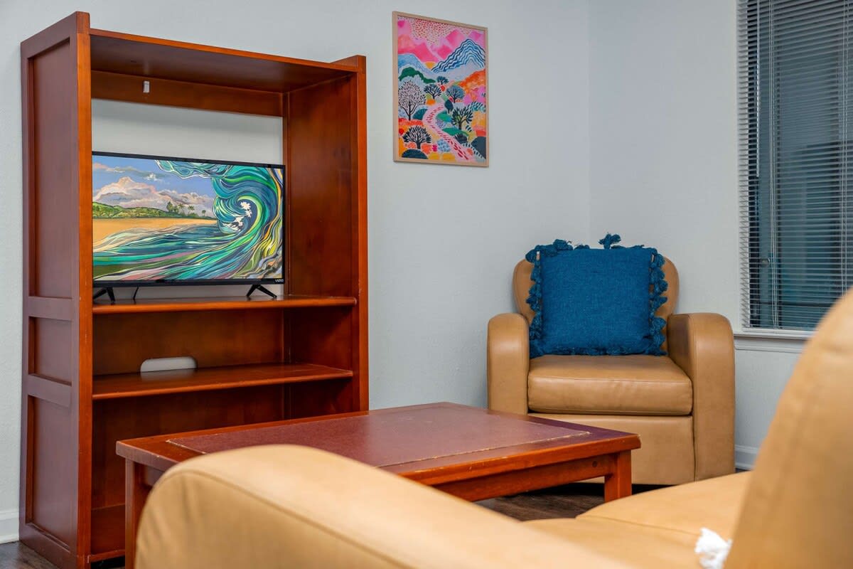 Long Term Stays Allowed! Budget Friendly & Pool!