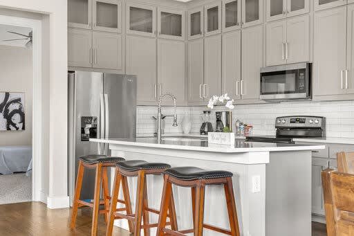Spacious Living And Modern Amenities - Stunning Urban Retreat - 댈러스