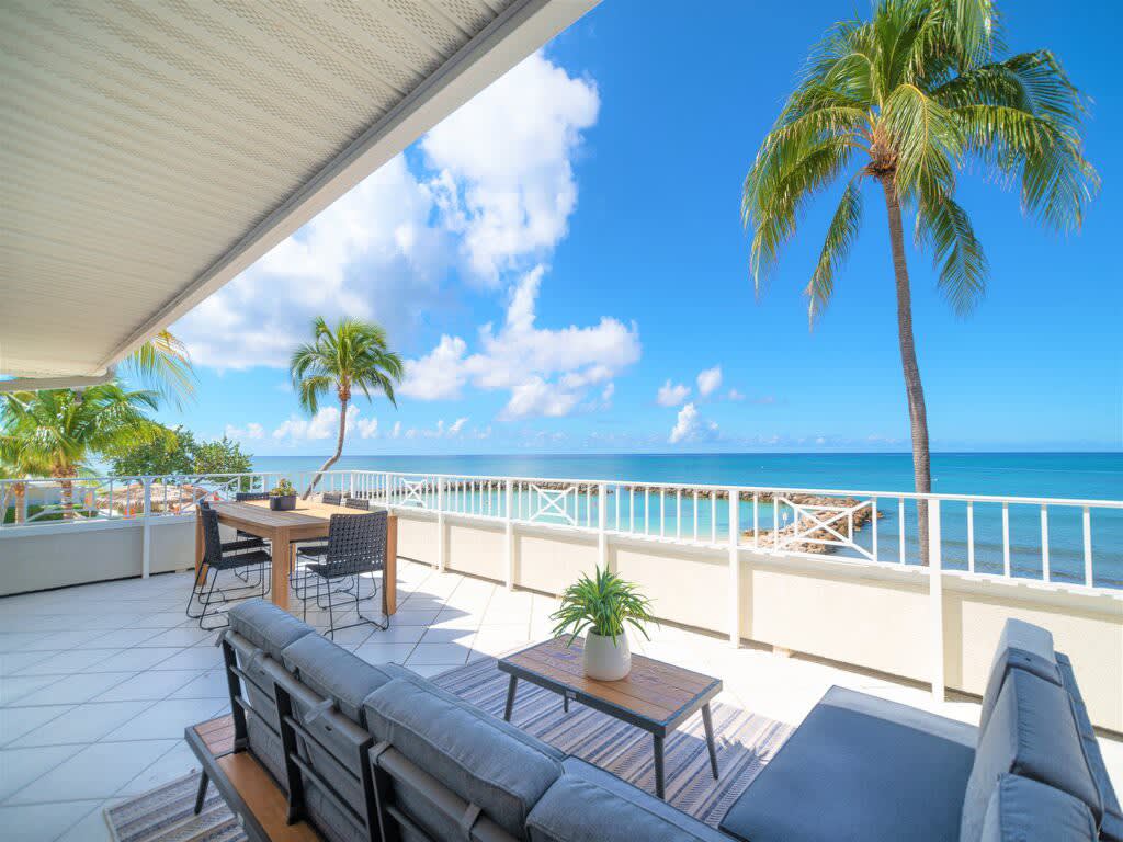 3 Bed Beachfront End Unit Condo w/ pool + hot tub — Seven Mile Beach, Grand Cayman — vacation rental