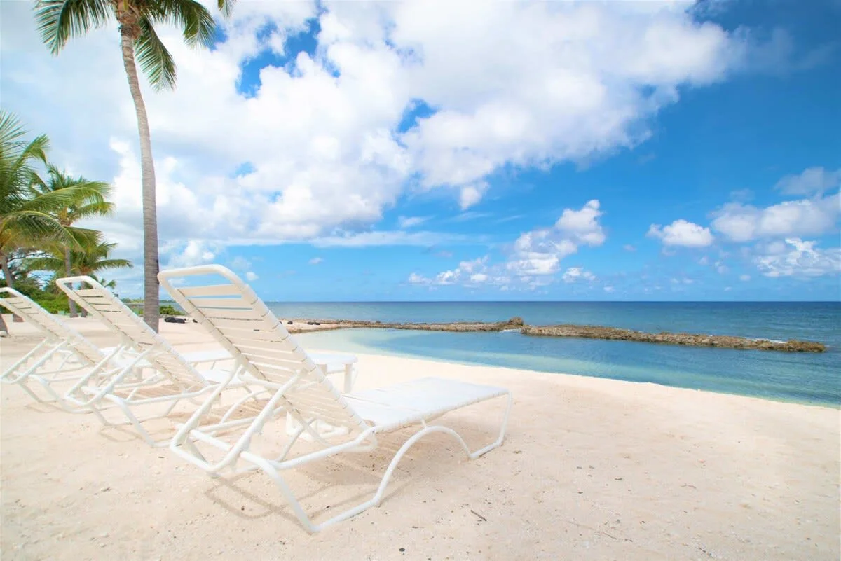 Spacious 2-Bedroom 2-Bathroom Beachfront Condo with Heated Pool