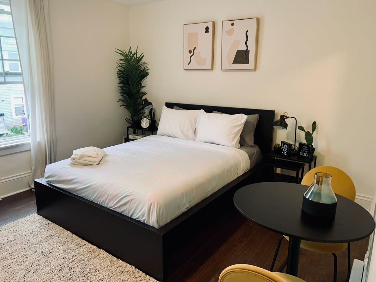 Inviting Patio And Fast Wifi - Charming Halifax Sanctuary - Halifax