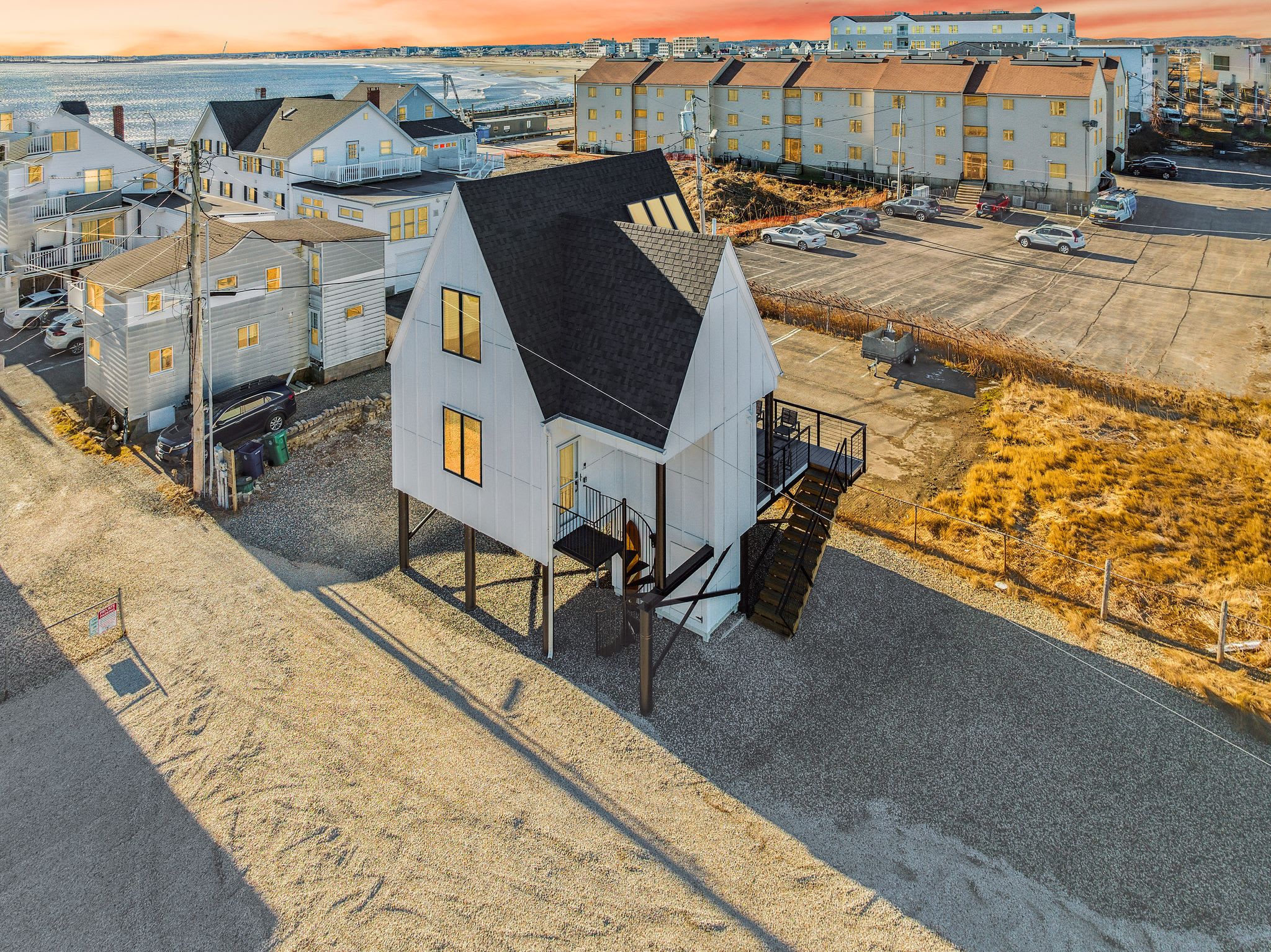 “The Anchor” | Sunset Views | Private Deck - 햄프턴 비치
