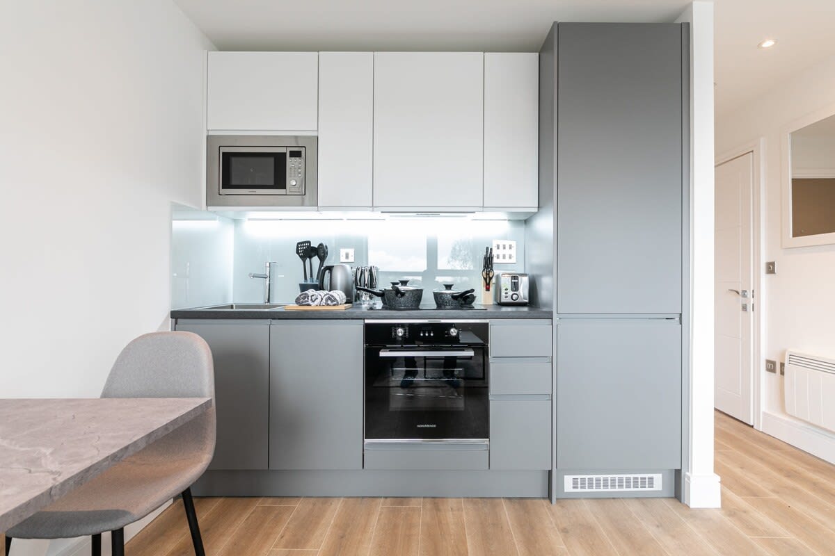 Bright & Modern Studio Apartment in East Grinstead