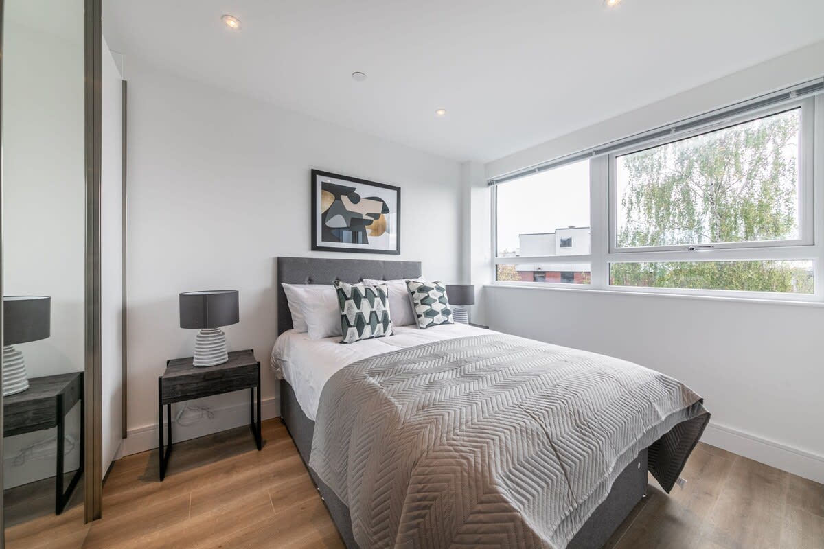 Bright & Modern Studio Apartment in East Grinstead