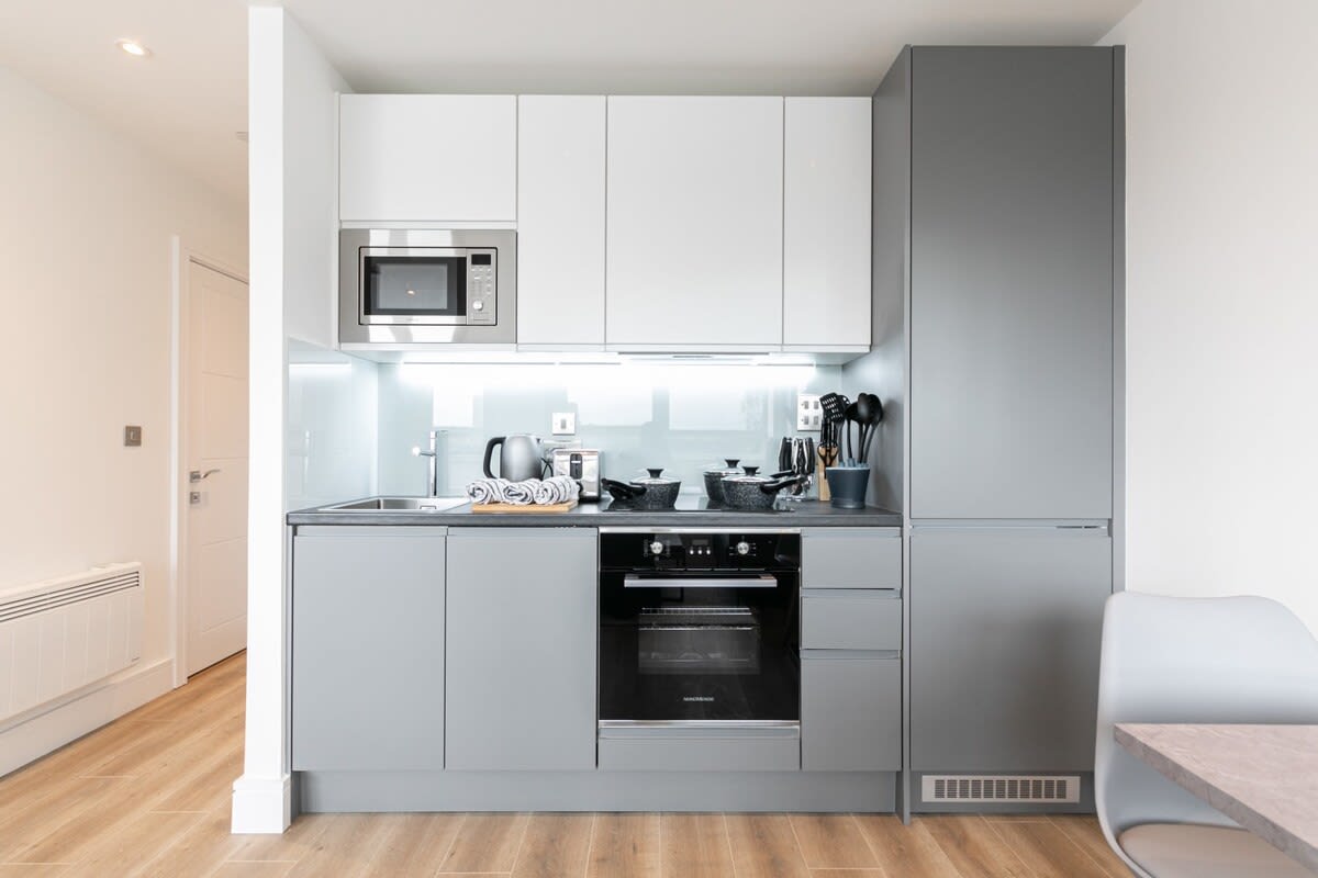 Modern and Bright Studio in Central East Grinstead