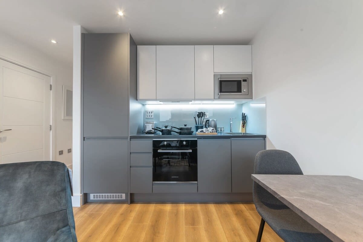 Contemporary Studio in Central East Grinstead