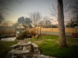 Pickleball, Pool, Garden | The Pony - Portoro