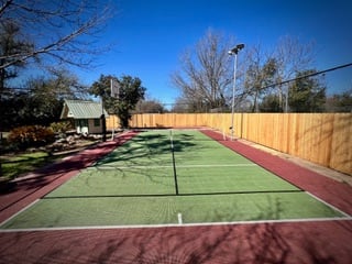 Pickleball, Pool, Garden | The Pony - Portoro