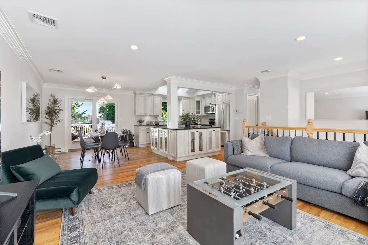 Open concept living/dining room