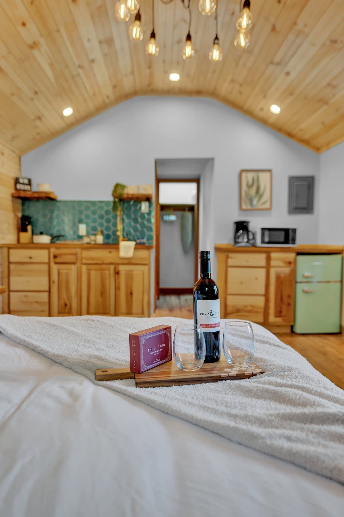 Poconos Cabin | Vaulted Pine | Firepits | Pets OK