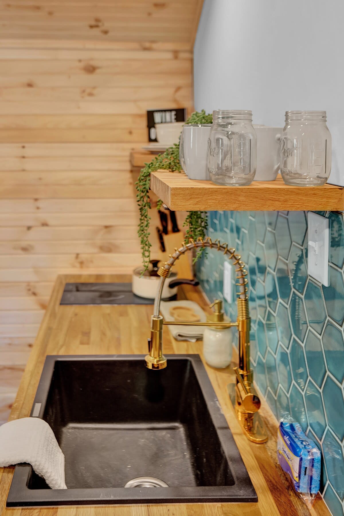 Poconos Cabin | Vaulted Pine | Firepits | Pets OK