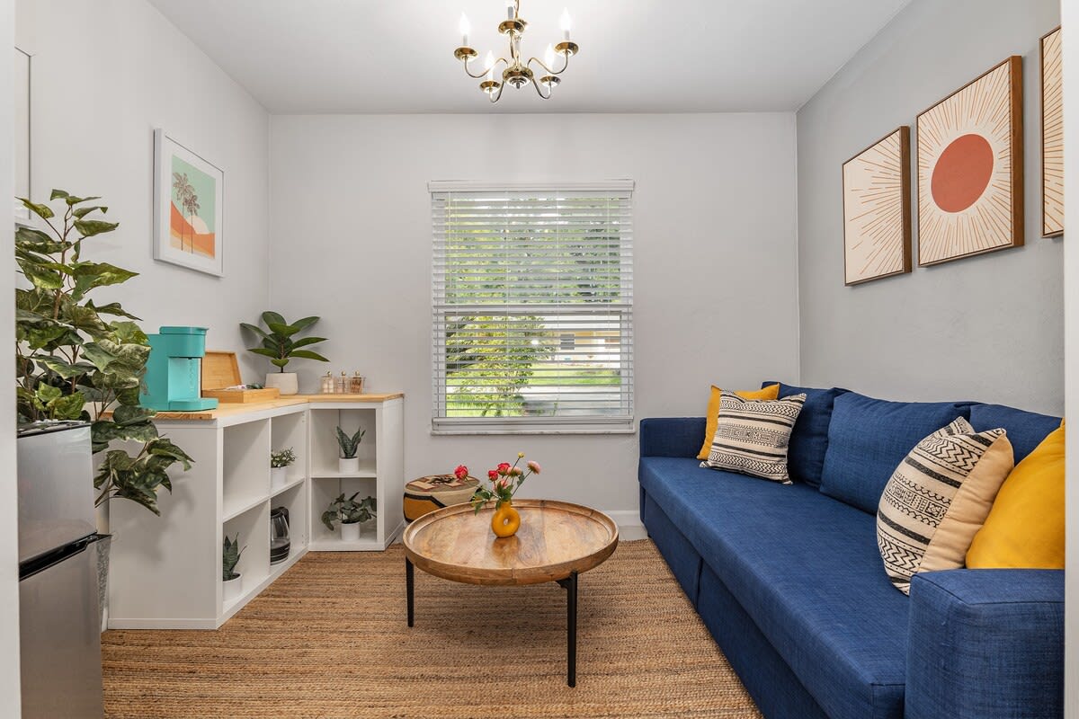 Serenity Terrace | King Bed • Lounge & Coffee Bar — Alachua, FL — vacation rental