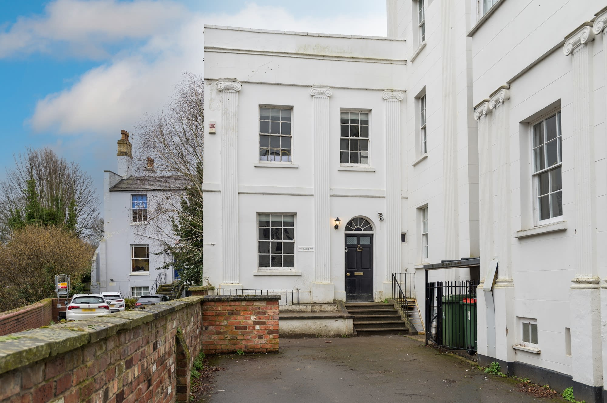 Grade II Listed Townhouse in Central Cheltenham