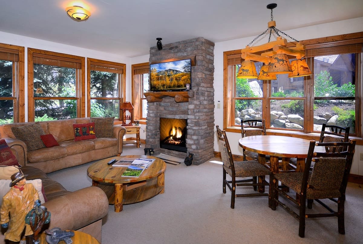 Black Bear Hideout,Ski in/out,Ski Locker,Hot tub! — Mt. Crested Butte, CO — vacation rental