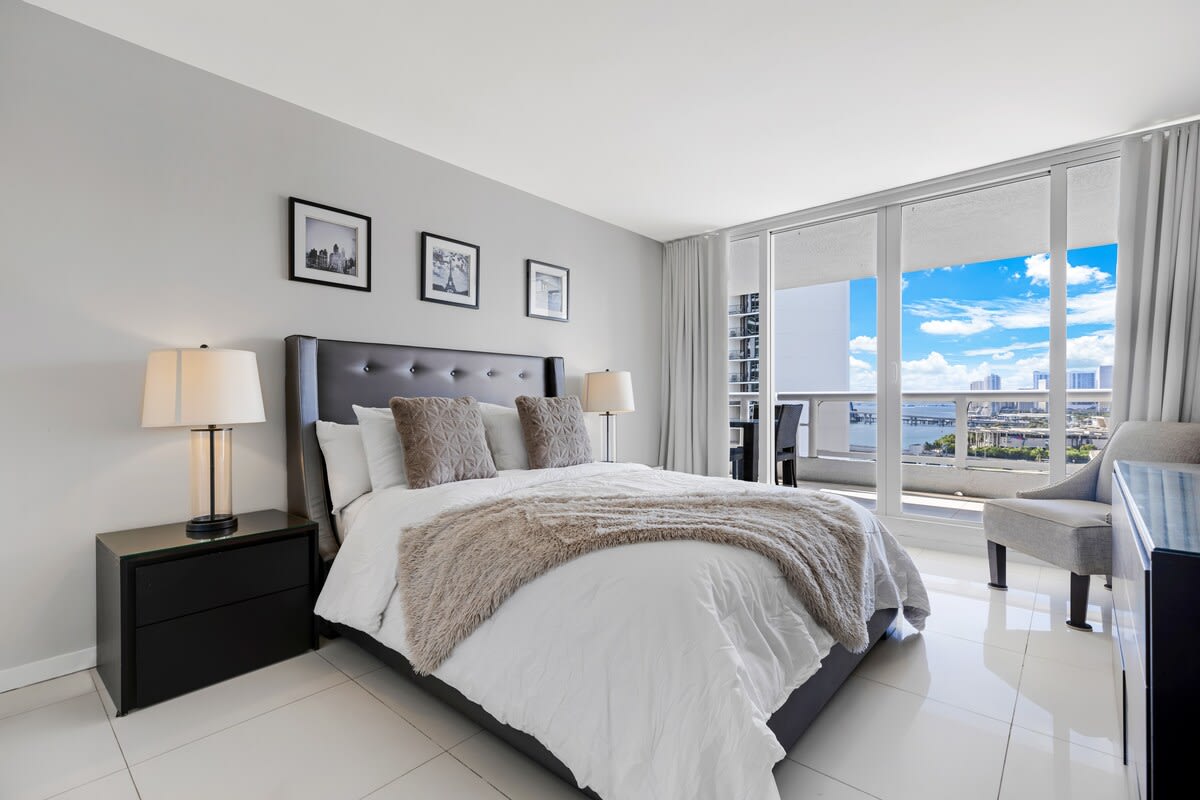 Panoramic Views | Premium Amenities | StayCozy
