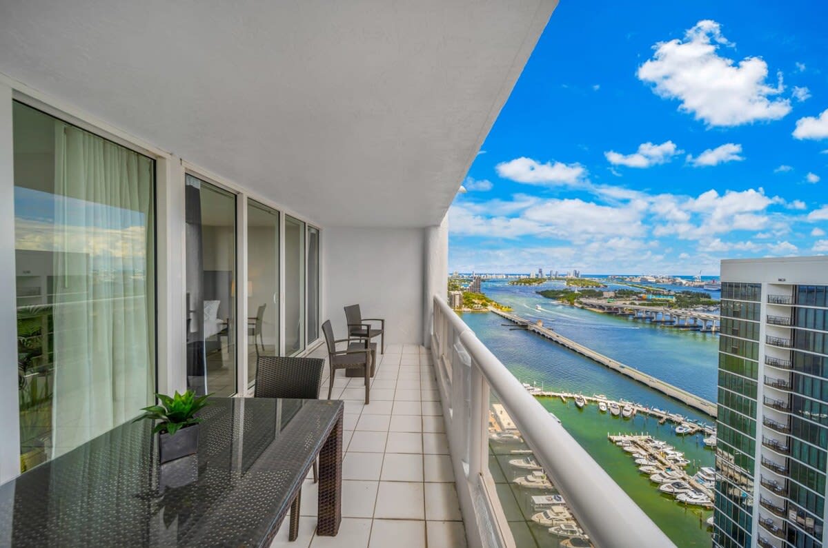 High Floor Bayview | Elevated Amenities | StayCozy