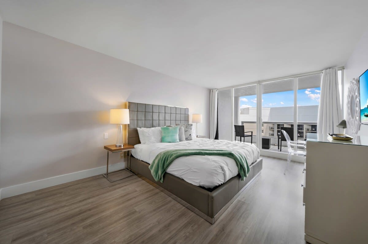 High Floor Bayview | Elevated Amenities | StayCozy